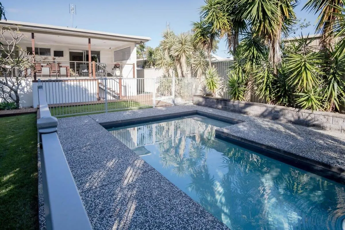 Moffat Beach, Large Families & Friends Unite Here! Caloundra