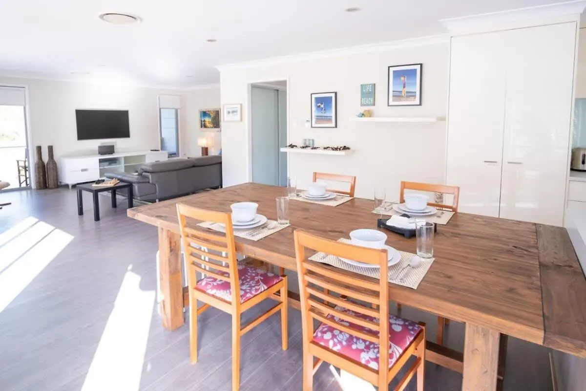 Moffat Beach, Large Families & Friends Unite Here! Caloundra Australia